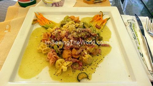 Saccottini Italia Fresh Pasta ham filled with cream, bacon, and courgettes